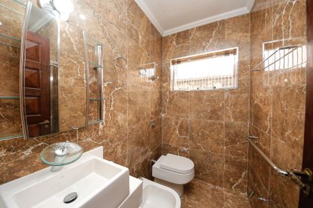 Casa à venda com 235m², 3 quartos e 2 vagasBanheiro Suíte