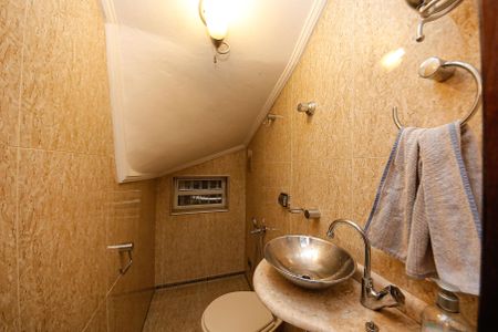 Casa à venda com 235m², 3 quartos e 2 vagasLavabo