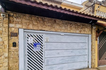 Casa à venda com 235m², 3 quartos e 2 vagasPlaca