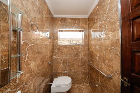 Casa à venda com 235m², 3 quartos e 2 vagasBanheiro Suíte