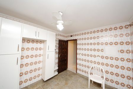 Casa à venda com 235m², 3 quartos e 2 vagasCozinha