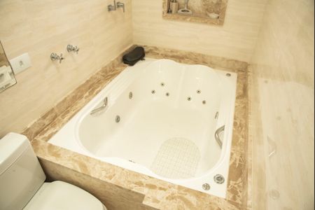 Casa à venda com 150m², 3 quartos e 4 vagasBanheiro da Suíte 1