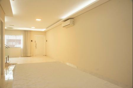 Casa à venda com 150m², 3 quartos e 4 vagasSala