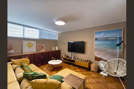 Casa à venda com 234m², 3 quartos e 3 vagasSala de TV