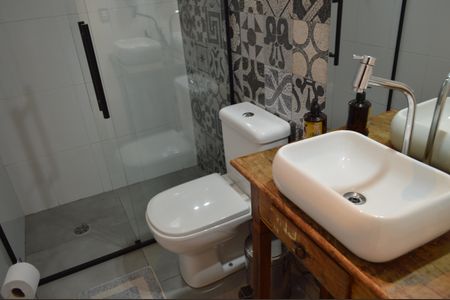 Casa à venda com 234m², 3 quartos e 3 vagasBanheiro da Área de Lazer inferior