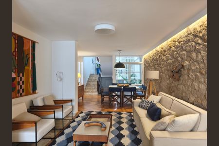 Casa à venda com 234m², 3 quartos e 3 vagasSala