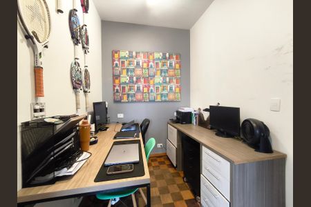 Casa à venda com 234m², 3 quartos e 3 vagasEscritório