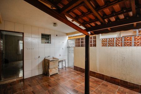 Casa para alugar com 130m², 2 quartos e 1 vagaÁrea de Serviço