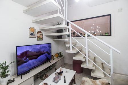 Casa à venda com 202m², 4 quartos e 2 vagas Casa à venda com 202m², 4 quartos e 2 vagasSala