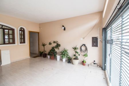 Casa à venda com 202m², 4 quartos e 2 vagas Casa à venda com 202m², 4 quartos e 2 vagasGaragem