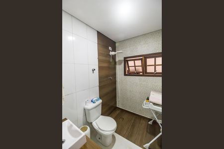 Casa à venda com 202m², 4 quartos e 2 vagas Casa à venda com 202m², 4 quartos e 2 vagasBanheiro