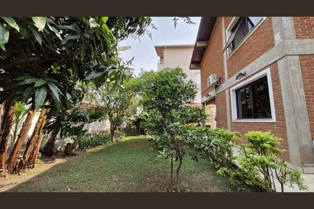 Casa de condomínio à venda com 245m², 3 quartos e 4 vagas