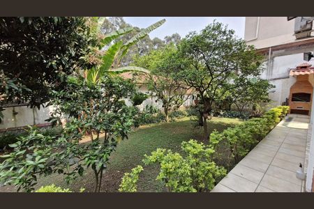 Casa de condomínio à venda com 245m², 3 quartos e 4 vagas