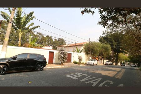 Casa de condomínio à venda com 245m², 3 quartos e 4 vagas