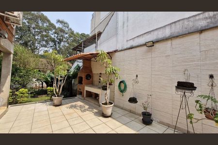 Casa de condomínio à venda com 245m², 3 quartos e 4 vagas