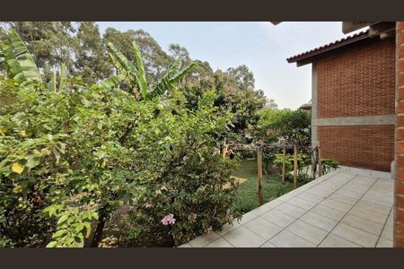 Casa de condomínio à venda com 245m², 3 quartos e 4 vagas