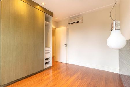 Casa à venda com 471m², 4 quartos e 6 vagas