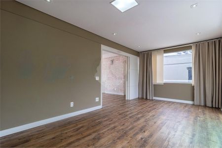 Casa à venda com 471m², 4 quartos e 6 vagas