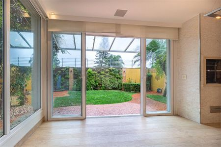 Casa à venda com 471m², 4 quartos e 6 vagas