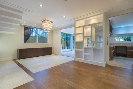 Casa à venda com 471m², 4 quartos e 6 vagas