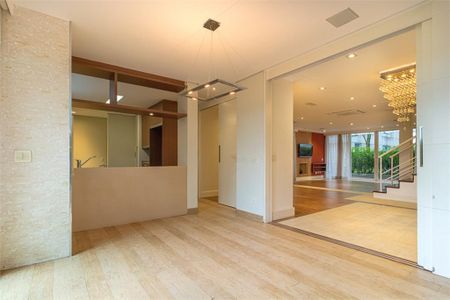 Casa à venda com 471m², 4 quartos e 6 vagas