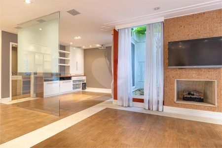 Casa à venda com 471m², 4 quartos e 6 vagas