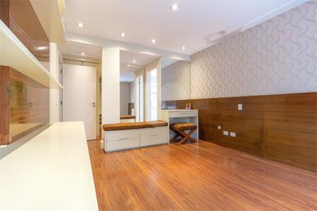 Casa à venda com 471m², 4 quartos e 6 vagas