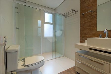 Casa à venda com 471m², 4 quartos e 6 vagas