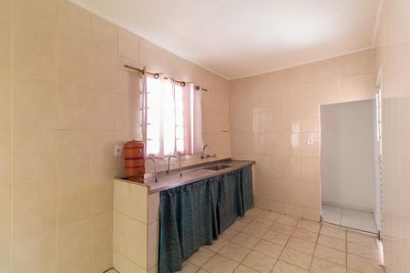 Casa à venda com 70m², 2 quartos e 2 vagas Casa à venda com 70m², 2 quartos e 2 vagasCozinha