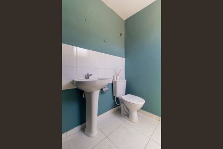 Casa à venda com 70m², 2 quartos e 2 vagas Casa à venda com 70m², 2 quartos e 2 vagasBanheiro