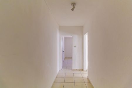 Casa à venda com 70m², 2 quartos e 2 vagas Casa à venda com 70m², 2 quartos e 2 vagasCorredor