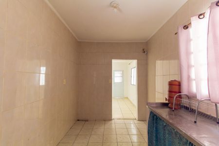 Casa à venda com 70m², 2 quartos e 2 vagas Casa à venda com 70m², 2 quartos e 2 vagasCozinha