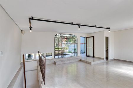 Casa de Condomínio à venda com 3 quartos, 160m² em Vila Elvira, São Paulo