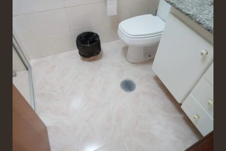 Banheiro social de apartamento à venda com 3 quartos, 75m² em Vila Mariana, São Paulo