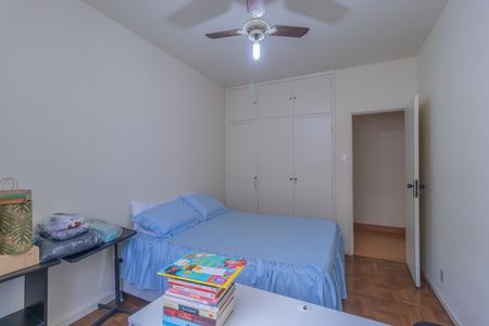 Apartamento à venda com 160m², 4 quartos e 2 vagasQuarto 2