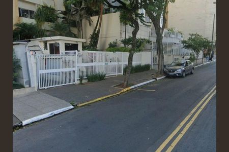 Apartamento à venda com 83m², 2 quartos e 1 vagaEntorno / Rua