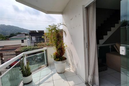 Casa de condomínio à venda com 200m², 2 quartos e 1 vagaVaranda