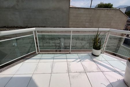 Casa de condomínio à venda com 200m², 2 quartos e 1 vagaVaranda