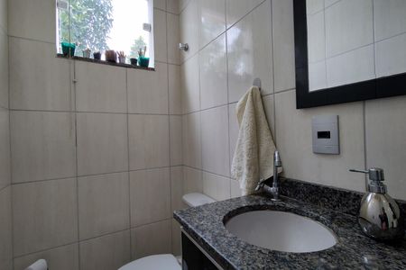 Casa de condomínio à venda com 200m², 2 quartos e 1 vagaLavabo
