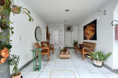 Casa de condomínio à venda com 200m², 2 quartos e 1 vagaGaragem