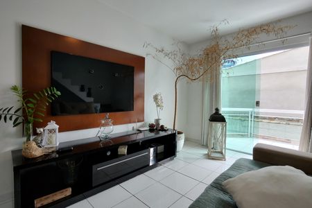 Casa de condomínio à venda com 200m², 2 quartos e 1 vagaSala