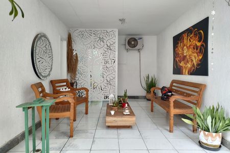 Casa de condomínio à venda com 200m², 2 quartos e 1 vagaGaragem