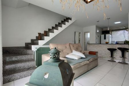 Casa de condomínio à venda com 200m², 2 quartos e 1 vagaSala