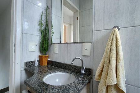 Casa de condomínio à venda com 200m², 2 quartos e 1 vagaBanheiro Social