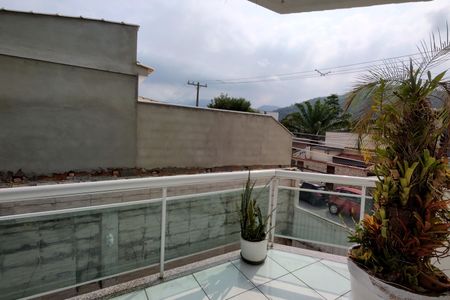 Casa de condomínio à venda com 200m², 2 quartos e 1 vagaVaranda