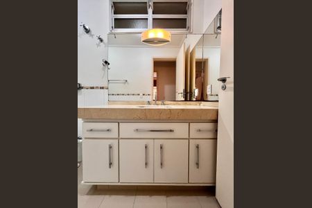 Apartamento para alugar com 115m², 3 quartos e 2 vagasBanheiro