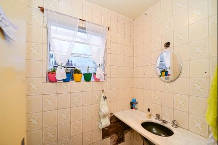 Lavabo de casa à venda com 3 quartos, 200m² em Parque Santa Fé, Porto Alegre