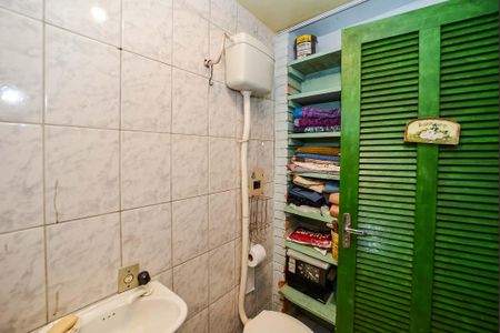 Casa à venda com 200m², 3 quartos e 5 vagasBanheiro de Serviço