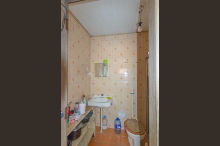 Banheiro de casa à venda com 1 quarto, 50m² em Niterói, Canoas