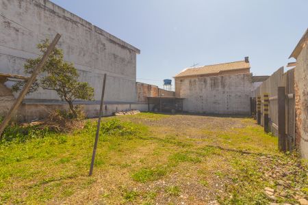 Casa à venda com 50m², 1 quarto e sem vagaQuintal